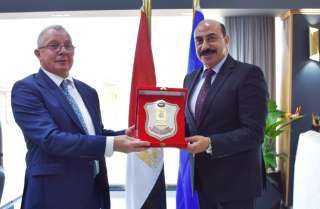 محافظ اسوان  يستقبل ...