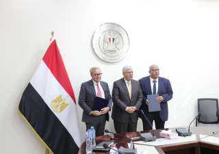 وزير التعليم العالى يشهد مراسم...