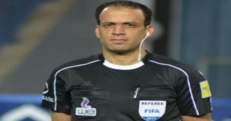 محمد الحنفي وهلهل حكام مباراة غزل المحلة و الأهلي