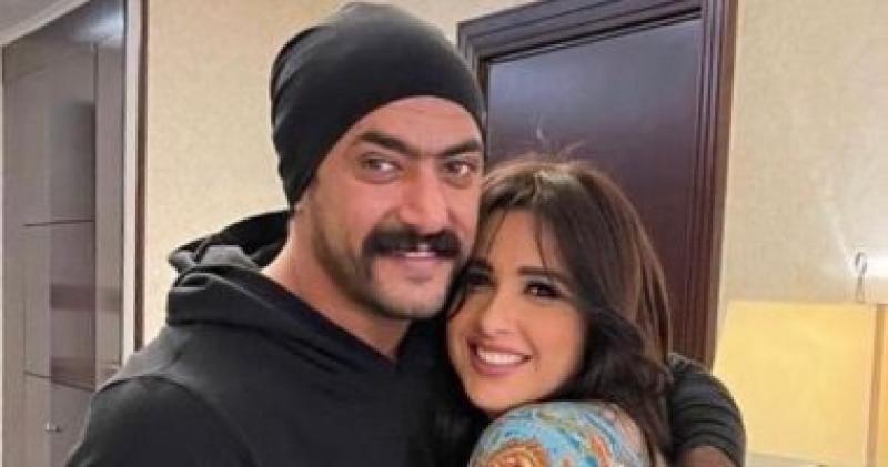 ياسمين عبد العزيز وأحمد العوضى