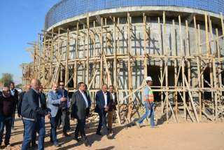 وزير التنمية المحلية ومحافظ أسوان...
