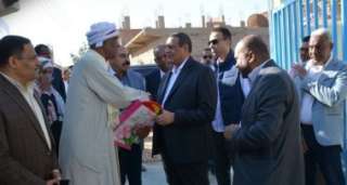 أهالى قرى النوبة يقدمون هدية...