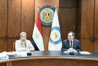 وزيرا البترول والبيئة يبحثان جهود...