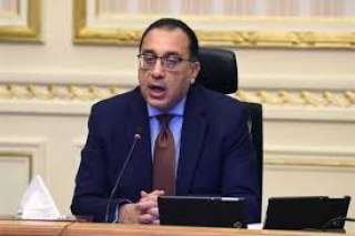 رئيس الوزراء يتابع الموقف التنفيذى...