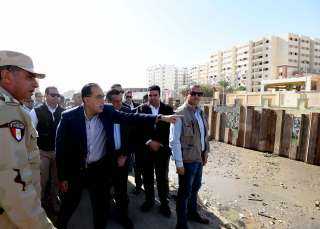 رئيس الوزراء يتفقد أعمال تنفيذ...