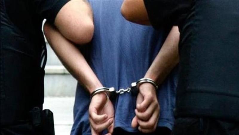 ضبط المتهم بالترويج لأدوية مجهولة المصدر عبر ”فيس بوك” بمصر القديمة