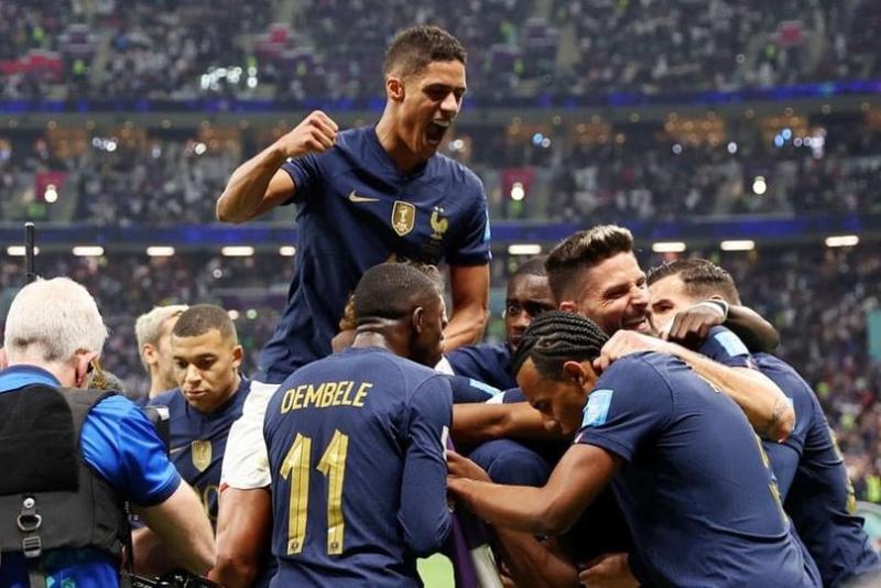 بثنائية فرنسا تطيح بإنجلترا وتصطدم بالمغرب في نصف نهائي كأس العالم