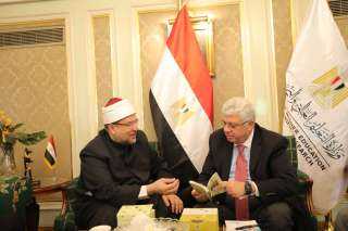 وزيرا التعليم العالي والأوقاف يناقشان...