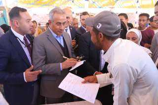 وزير القوى العاملة يستكمل جولاته...