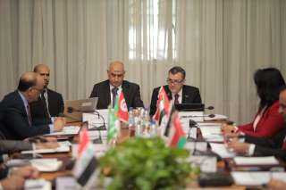 وزير السياحة والآثار يترأس اجتماع...