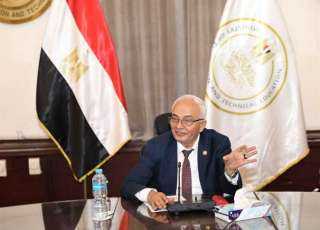 وزير التعليم يوجه بمراعاة الإجازات...