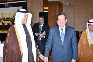 وزير البترول يرأس وفد مصر...