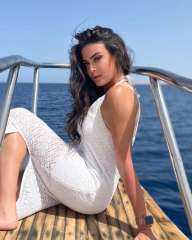 ميرنا نور الدين تخطف أنظار...