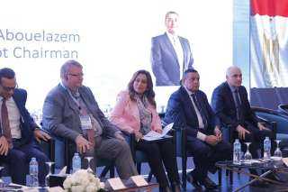 وزير التنمية المحلية ومحافظ دمياط...
