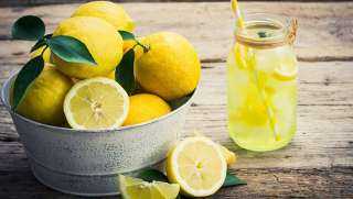 3 مشروبات لعلاج التهابات الحلق...