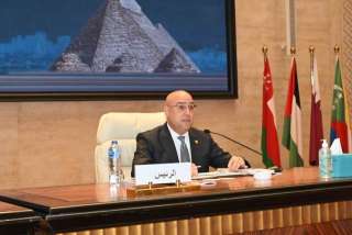 وزير الإسكان يتسلم رئاسة الدورة...