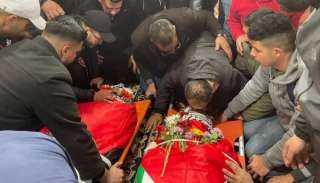 الفلسطينيون يشيعون جثماني شهيدين شقيقين...