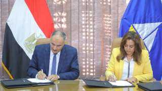 محافظ دمياط توقع بروتوكول رفع...