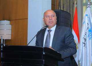 وزير النقل: هناك فرص استثمارية...