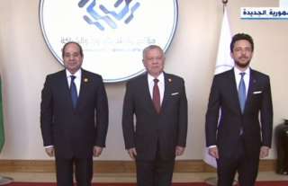 العاهل الأردنى يستقبل رؤساء الوفود...