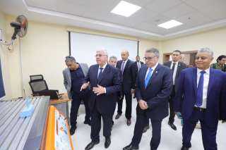 وزير التعليم العالي ومحافظ البحر...