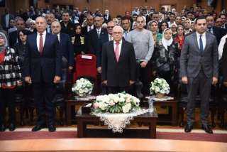 محافظ بورسعيد يستقبل أعضاء الصالون...