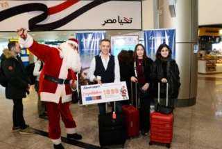 مصر للطيران تحتفل بأعياد الكريسماس...