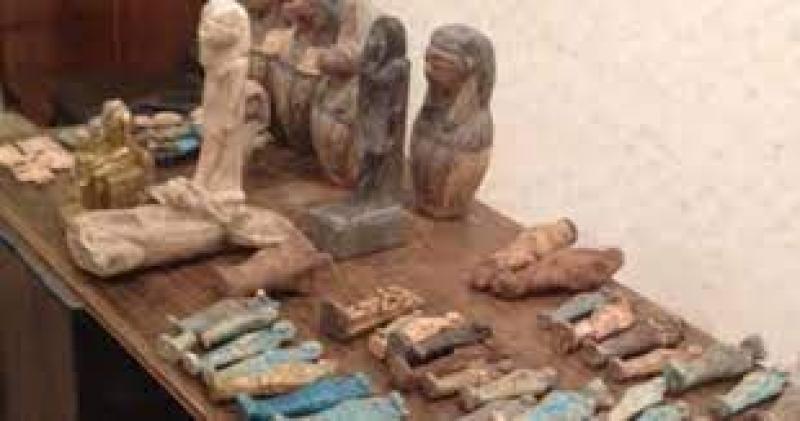 الداخلية تضبط 201 قطعة أثرية فى الجيزة 