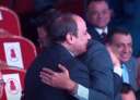 السيسي يحتضن شابا من ”قادرون...