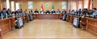 محافظ الشرقية يترأس إجتماع المجلس...