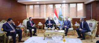 وزير الاتصالات  يعقد اجتماع...