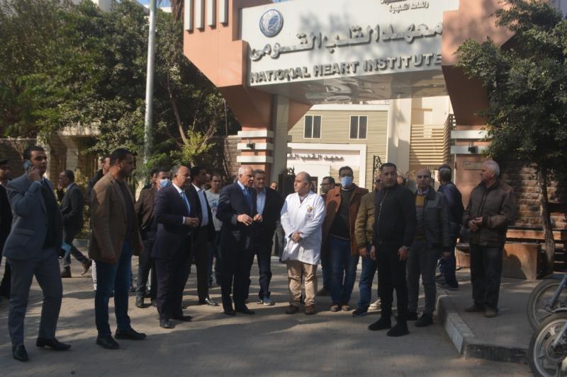 محافظ الجيزة يتفقد معهد القلب القومى بحى العجوزة