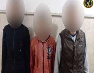 ضبط 3 اشخاص لقيامهم بالاتجار...