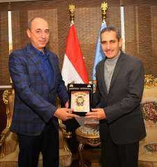 محافظ الغربية يكرم المستشار العسكري...