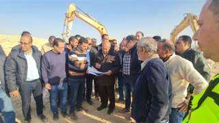 وزير النقل يتفقد مواقع العمل...