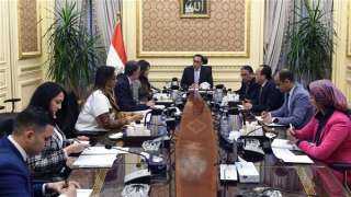 مدبولى يلتقي الرئيس التنفيذي للهيئة...