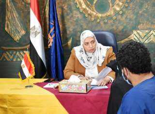 محافظ أسوان يكلف نائبته لبحث...