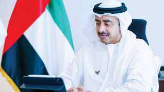 عبدالله بن زايد يجري اتصالا...
