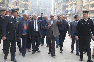 محافظ الجيزة يوجه بالالتزام بالمواصفات...