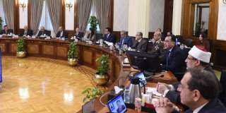 رئيس الوزراء يهنئ المواطنين الأقباط...