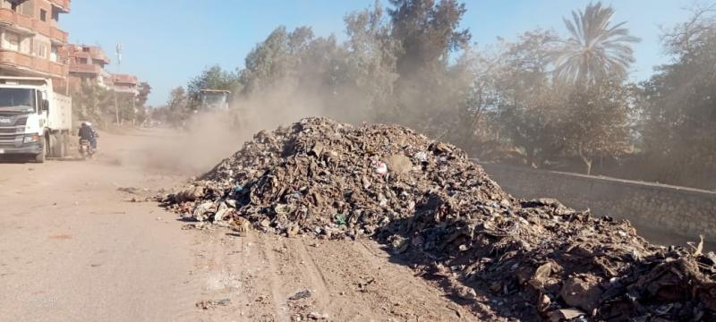 وحدة التدخل السريع تقوم برفع (222.260) طن قمامة ومخلفات بالشرقية خلال2022م