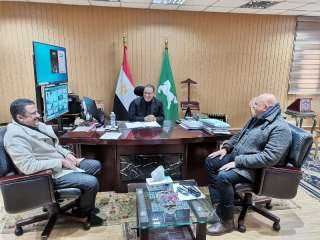 محافظ الشرقية يلتقى رئيس هيئة...