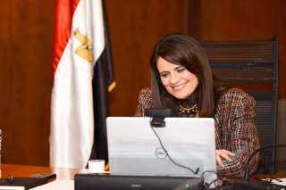 وزيرة الهجرة تلتقي الجالية المصرية...