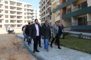 مساعد وزير الإسكان يتفقد الموقف...