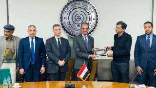 وزير الاتصالات يلتقى نائب الرئيس...