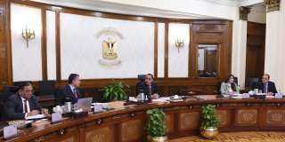 رئيس الوزراء يتابع مع وزير...