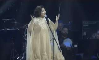 شاهد.. بعد حفلتها الضخمة في...