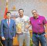 وزير الرياضة يهنىء اللاعب ”مصطفى...