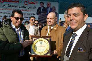 وزير الشباب يفتتح مجمع حمامات...