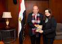 وزيرة الهجرة تستقبل عالم المصريات...